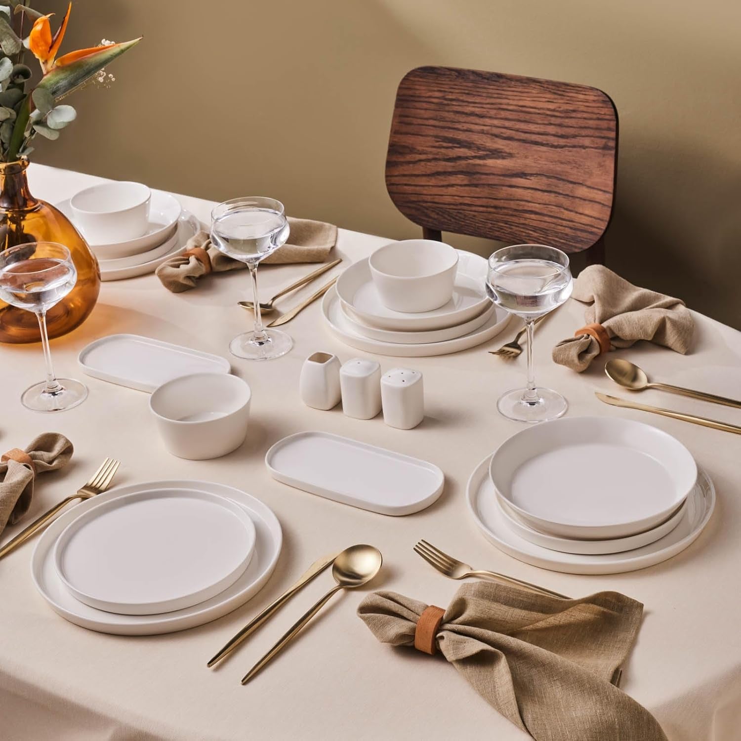Sada nádobí Karaca Stream Bone Bomo pro 12 osob Sada elegantních čtvercových talířů Sada elegantního bílého porcelánového nádobí