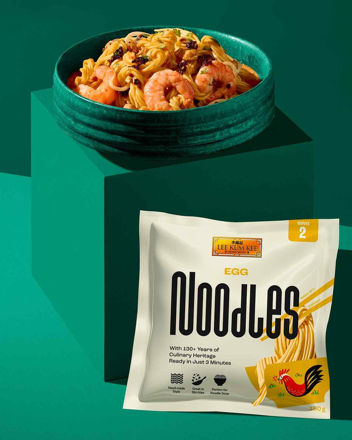LEE KUM KEE Vaječné nudle - Asijské vaječné nudle, klasika pro wok pokrmy a polévky, polosuché nudle, hotové za 3 minuty, dvě porce v balení, 6 x 180g multipack