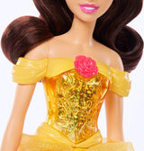 Mattel Disney Princess Toy Kloubová panenka Belle Fashion se třpytivým oblečením a doplňky Dárek pro děti inspirovaný filmem Disney HLW11