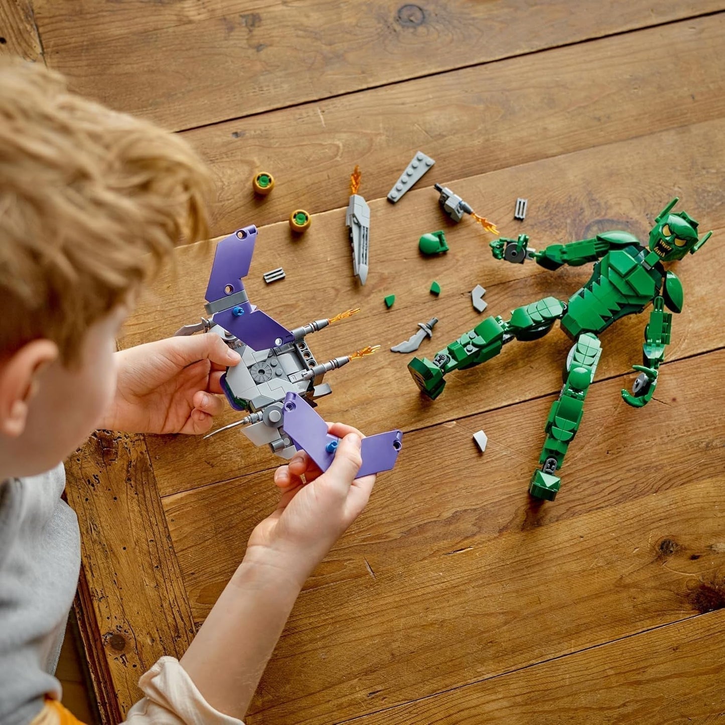 LEGO Marvel figurka zeleného skřítka, pohyblivá stavebnice Super padouch pro děti 8+, chlapci a dívky, vesmírná sada Spider-Man s posuvníky a dýňovými bombami, nápad na dárek pro superhrdinu 76284 Stavebnice Besuche den LEGO-Store