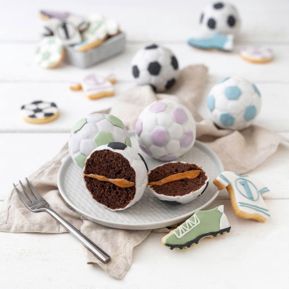 Zenker 12Er Muffinform – Muffinbackblech Für Muffins Und Cupcakes Aus Der Serie Fotbalové pečení – Hitzebeständiges 12Er Muffinblech Mit Antihaftbeschichtung, Schwarz Formy a plechy na pečení Naty Shop