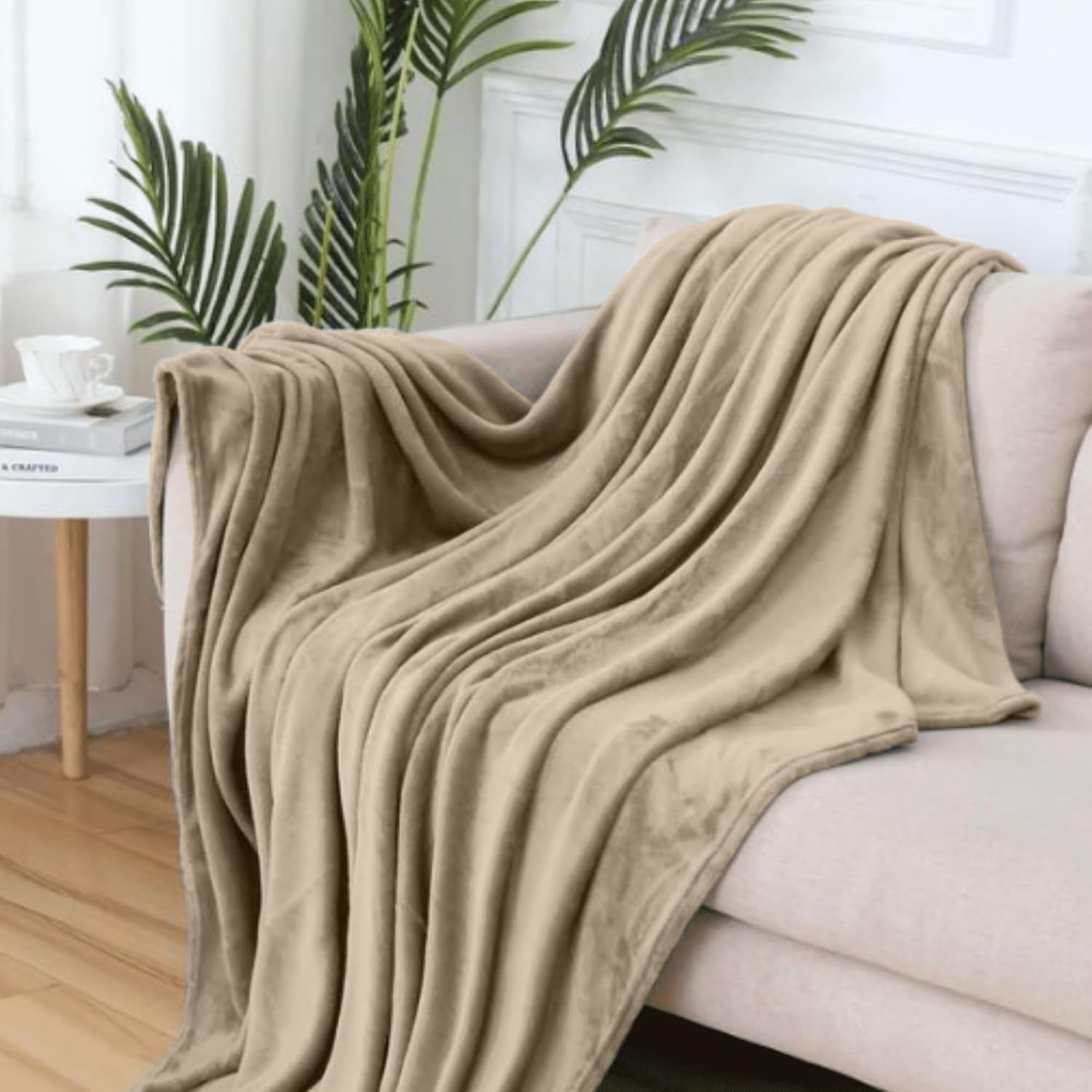 Nadýchaná deka Komfortec, pohodlná deka, fleecová deka, certifikace Oeko-Tex, super měkká, 150X200 Cm, 260 G/M², béžová Postele a přikrývky Besuche den Komfortec-Store