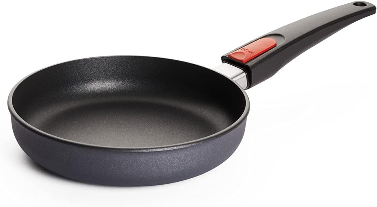 Plochá pánev Woll Diamond Lite - Indukce -, Ø 20 Cm, 5 cm výška, S odnímatelnou rukojetí - Vhodné pro všechny typy varných desek, Hliníkový litý, Nepřilnavý povrch Hrnce a pánve Naty Shop Ø 20 Cm