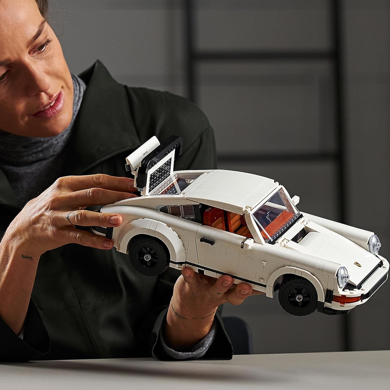LEGO Icons Model auta Porsche 911 pro dospělé, sada závodního auta pro nasbírání 10295 stavebnic Besuche den LEGO-Store