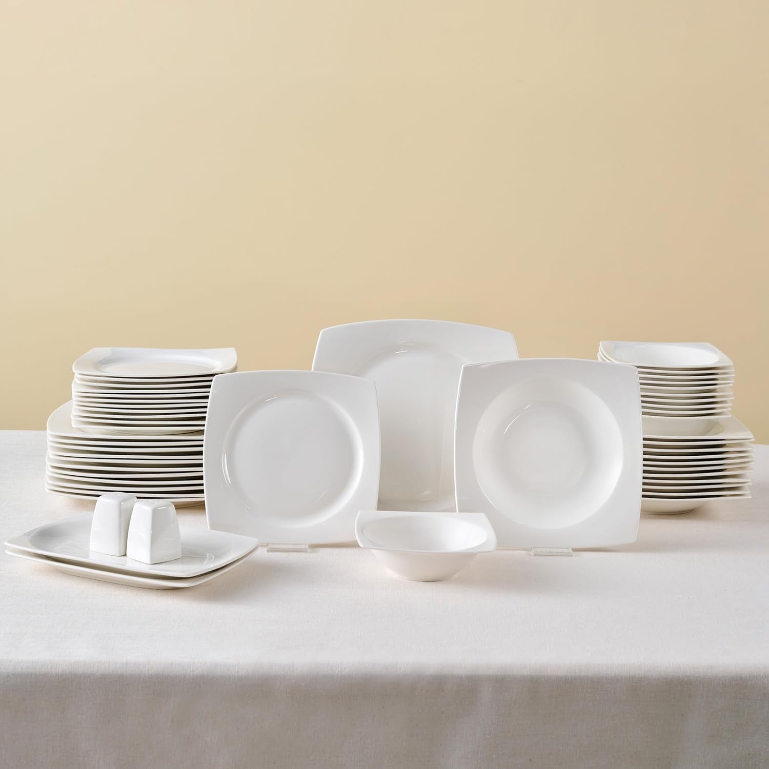 Sada bílého nádobí Karaca Jamie pro 12, 52 kusů - Elegantní porcelánové nádobí pro 12 | Zahrnuje talíře, šálky, misky |