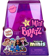 Limitovaná edice panenek Bratz Miniverse MGA Y2K Nostalgia Flashback Minis – BALENÍ PŘEKVAPENÍ – 2 mini panenky Bratz a vitrína – skvělý dárek pro děti a sběratele 6+