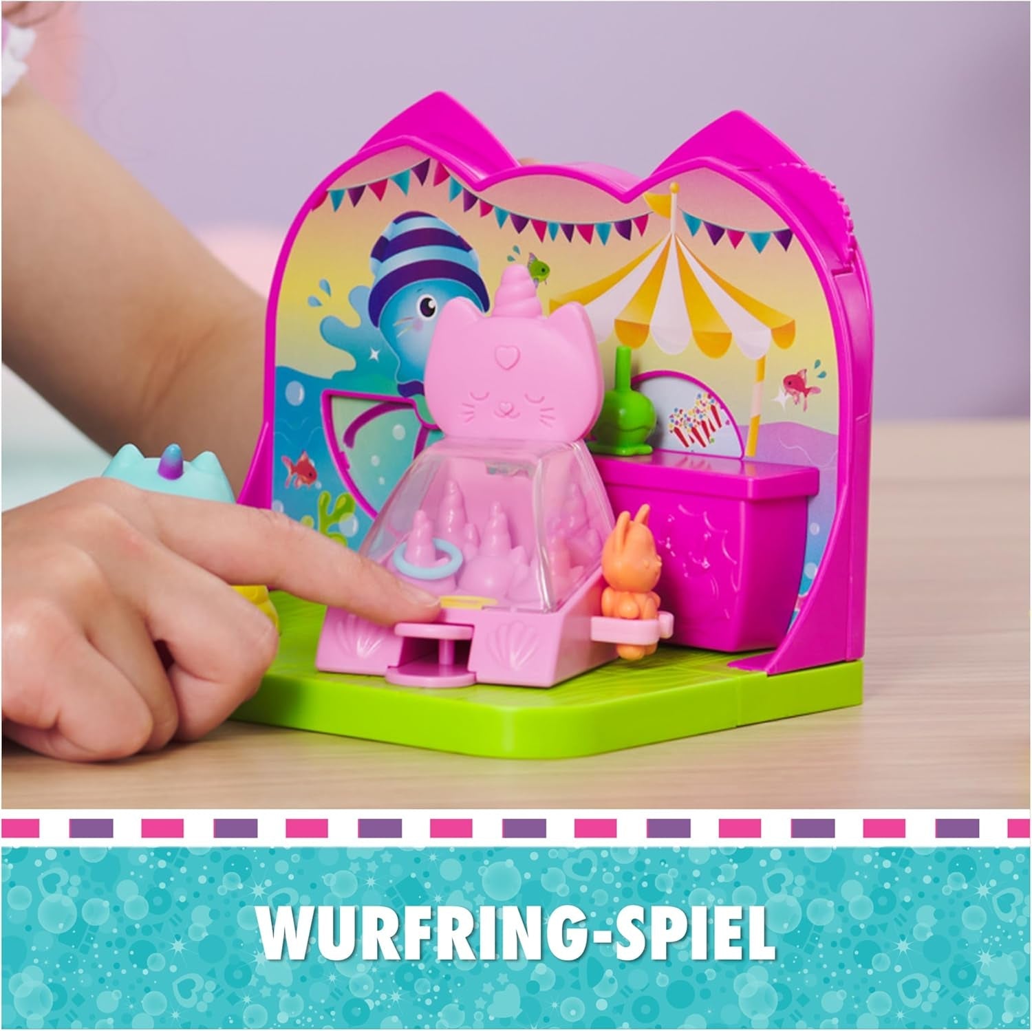 DREAMWORKS GABBY'S DOLLS HOUSE – herní sada pro pokojík Deluxe, místnost pro párty Kitty Narwhale, tématický nábytek a doplňky, věk 3+