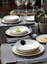 Grafický stolní servis, 18 kusů pro 6 osob, porcelán, bílá