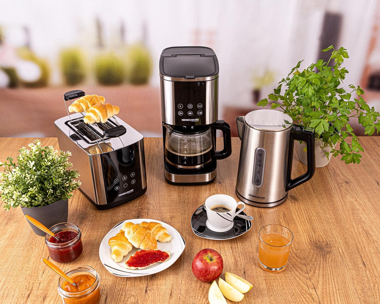 Espresso s filtrem Rommelsbacher FKM 1000 - nádržka na vodu 1,5 litru na 12 šálků kávy, skleněná karafa, odložený start, funkce udržování teploty, funkce aroma, odnímatelný držák filtru 1x4