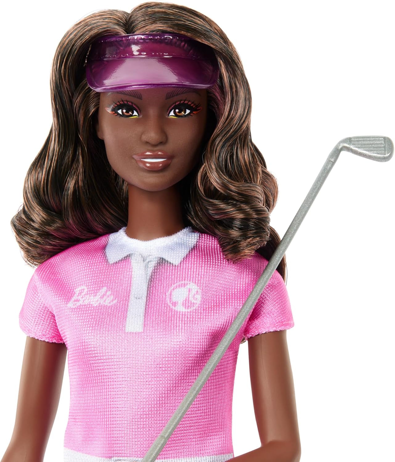 Panenka Barbie Brunette Golfer v odnímatelných růžových pološatech, golfové uniformě, včetně čepice a příslušenství golfové hole, JCR69