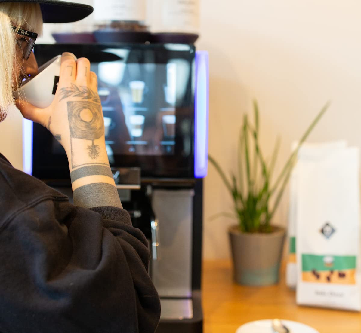 Italo Disco Espresso | 250g Bohne husa | spravedlivé a udržitelné | frisch geröstet | 100% Arabica Kaffeebohnen | speciální káva | 19 gramů Kaffeerösterei