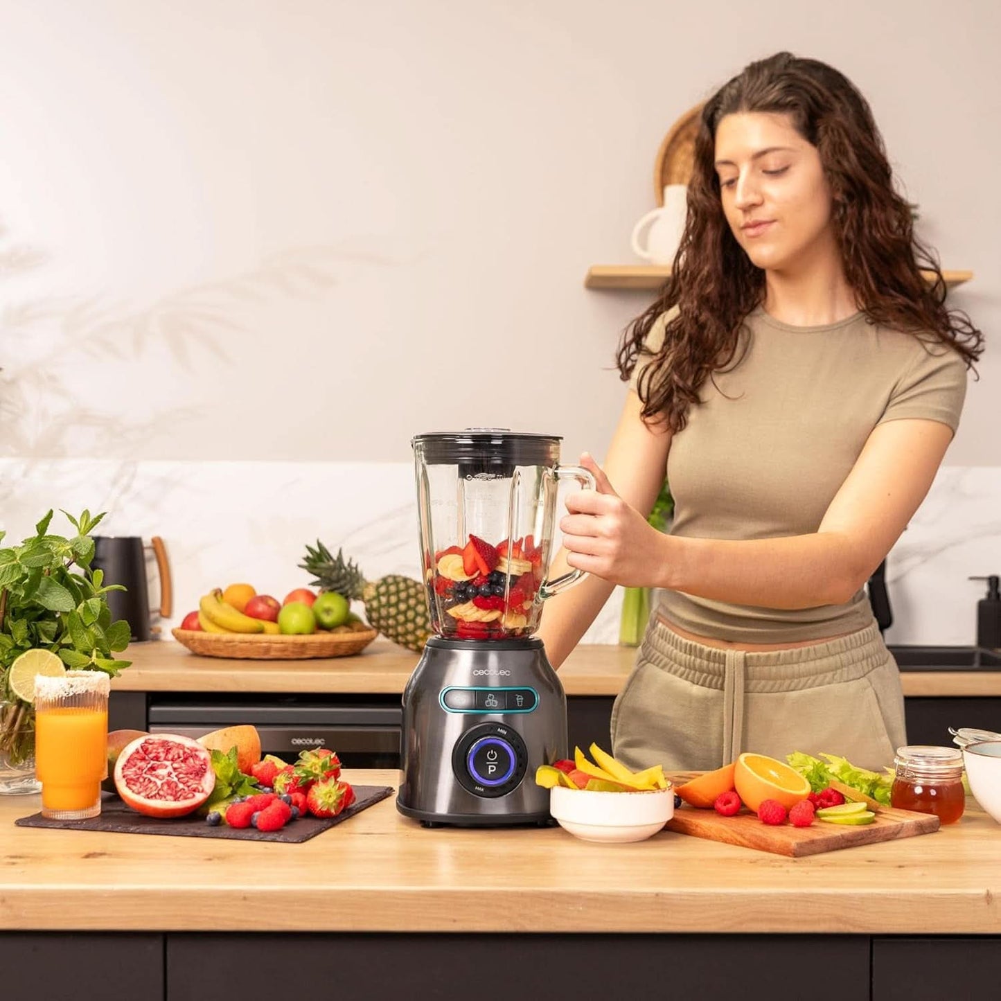 Stojanový mixér Cecotec Power Black Titanium 2200MAX Smooth, 2200 W Maximale Leistung, 6 klingen Aus Edelstahl, Ice-Crush-Funktion, Turbo- Und Smoothie-Funktion, Autoclean-Funktion Kitchen Naty Shop