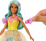 Barbie Hidden Magic - Panenka Teresa s pohádkovým oblečkem, vlnitými vlasy a hřebenem pro zábavné kadeřnictví, pro děti od 3 let, HLC36