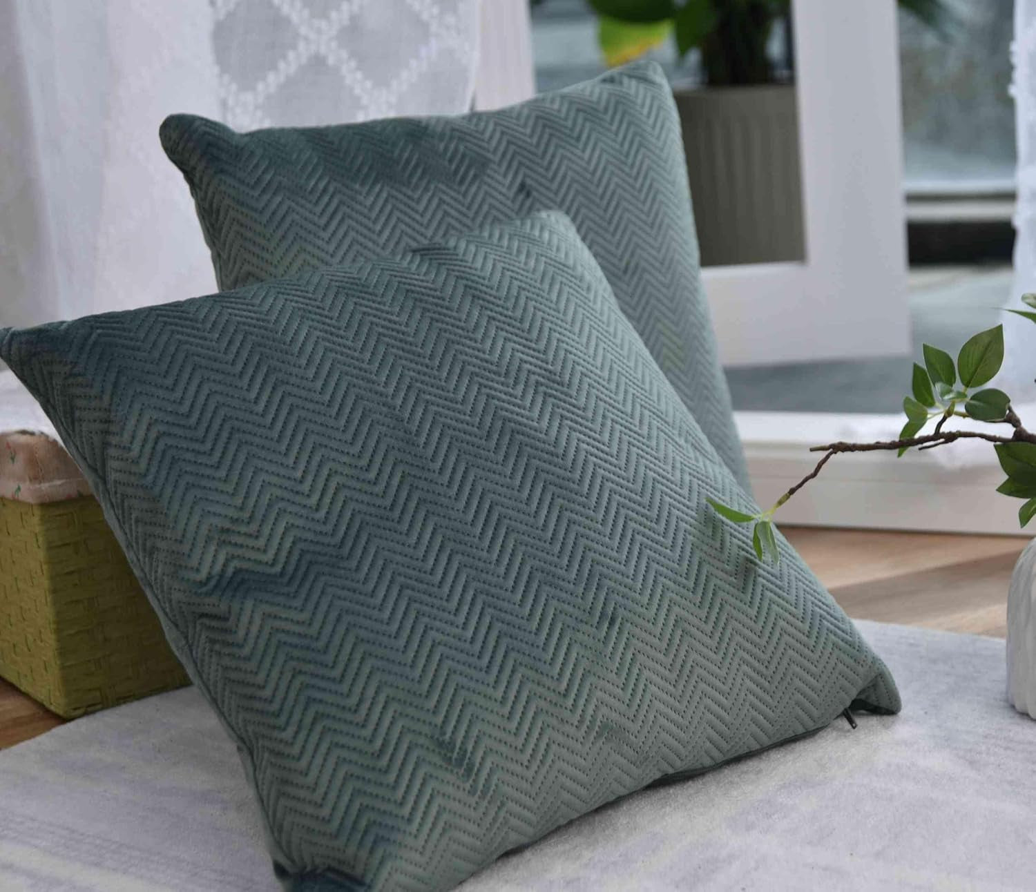 Záclonová krabice Polštář dekorativní Polštář DxŠ 45X45 Cm Zelený žakárový "Greta" s designem rybí kosti Snadná údržba Zapínání na zip Měkká výplň 320G - Různé barvy, 2023510 Cestovní polštáře Naty Shop