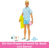 Barbie Ken - Blond panenka s modrou košilí a koupací zástěrou, plážovými doplňky a plážovým míčem pro kreativní hraní, od 3 let, HPL74