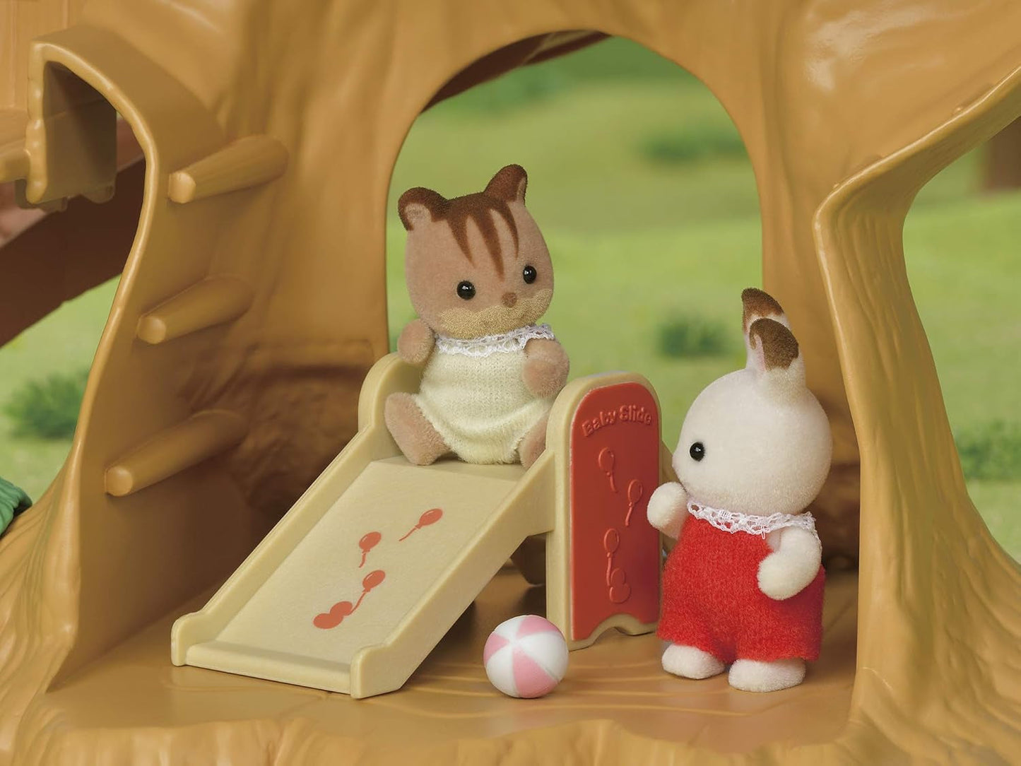 Sylvanian Families 5494 Domeček na stromě s dobrodružstvím - Hrací sada Domeček pro panenky