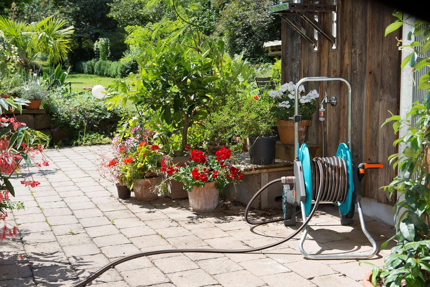 Hadice Gardena Comfort FLEX 19 mm (3/4 palce), 25 m: Flexibilní, rozměrově stabilní zahradní hadice s profilem Power-Grip, vyrobená z vysoce kvalitního spirálového materiálu, tlak při roztržení 25 barů, bez systémových součástí (18053-20)
