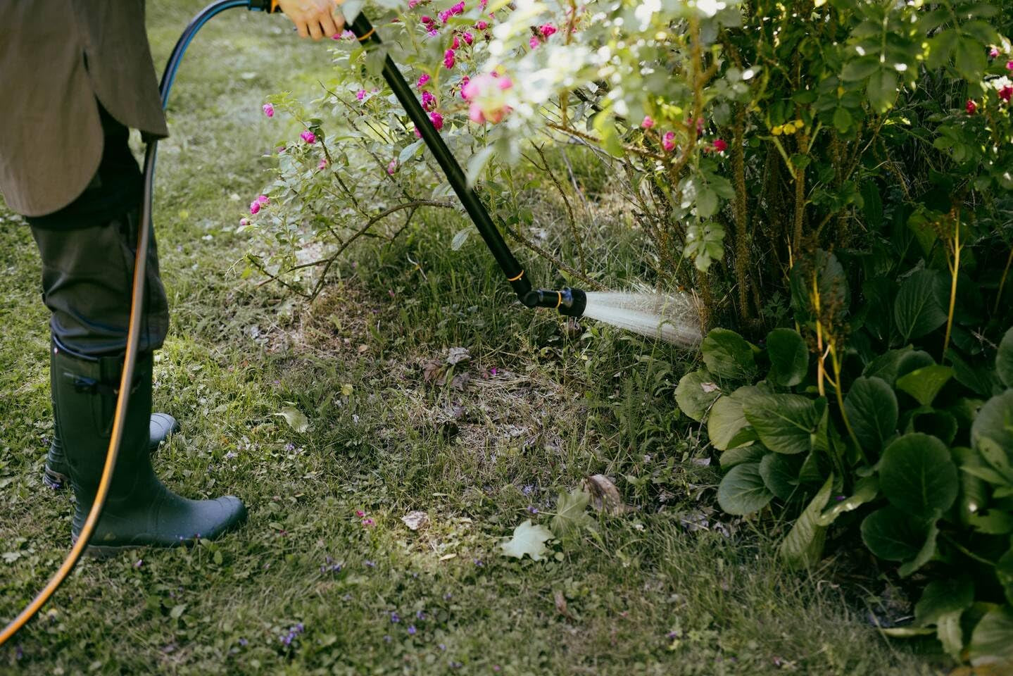 Zahradní hadice Fiskars S, pevná, Vodní hadice pro ruční zavlažování, 13 mm (1/2"), Délka: 15 m, Univerzální připojení, UV ochrana, Ochrana proti mrazu, Odolná proti kroucení, Modrá, 1076049