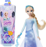 Mattel Disney Sada módních panenek Ice Queen Elsa, Spin & Reveal s 11 překvapeními, včetně 5 doplňků, 5 samolepek a scénky, inspirované filmem Disney, HTG25 Dolls Naty Shop Sada módních panenek Elsa
