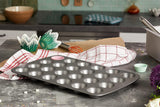 CSB111 Antihaftbeschichtete Mini-Muffinform Mit 24 Löchern Aus Karbonstahl, Edelstahl, Silver, 39,4 X 24,6 X 2,1 Cm Formy a plechy na pečení Naty Shop