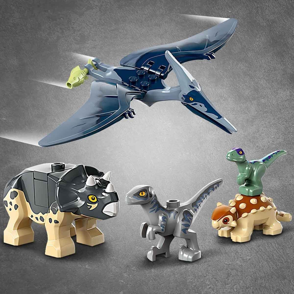 LEGO Jurassic World Rescue Center for Baby Dinosaurs, sada s malými figurkami dinosaurů včetně Triceratopse, Ankylosaura a Velociraptora, stavebnicový dárek pro chlapce a dívky od 4 let 76963 Stavebnice Besuche den LEGO-Store