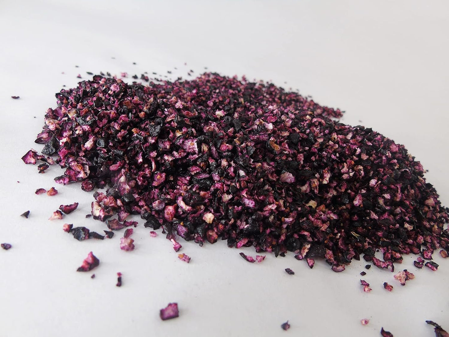 Lyofilizované borůvky kousky 100g - Lyofilizované borůvky - Lyofilizované ovoce - Lyofilizované sušené ovoce - Perfektní pro pečení, zdobení dortů, müsli a dezertů Dehydrované produkty Naty Shop