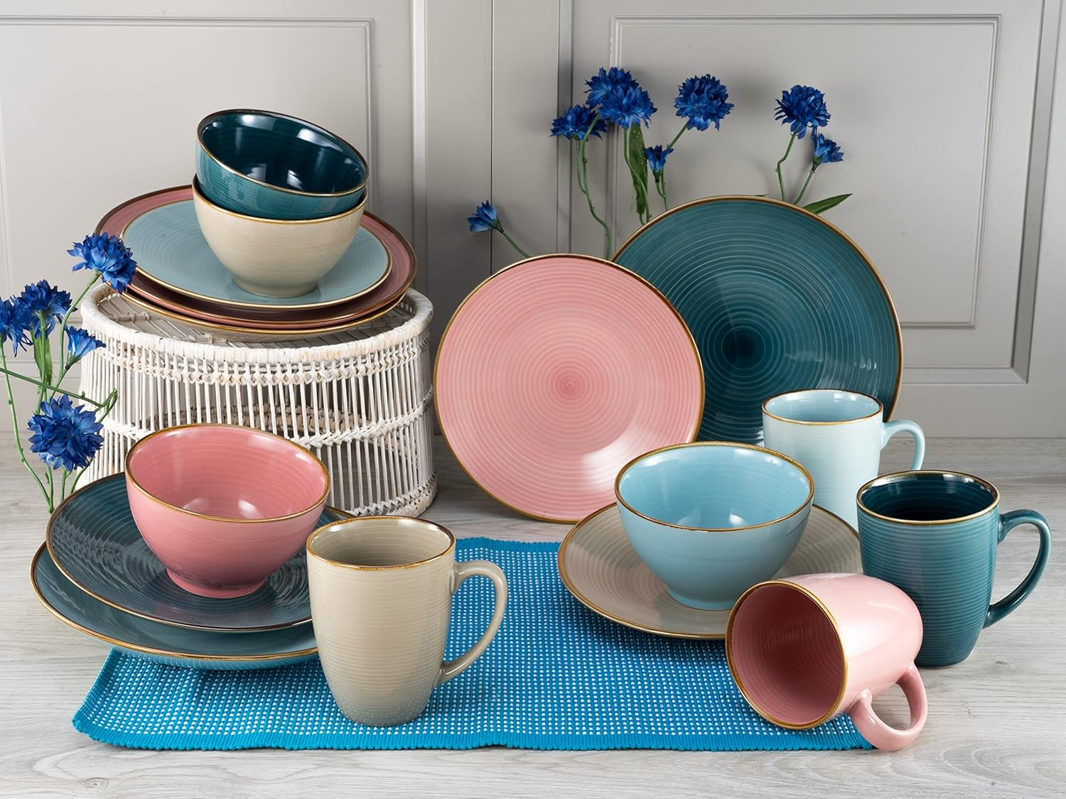 CreaTable, 22506, řada COSY DAY, 16dílná sada nádobí pro 4, porcelánová kombinovaná služba, vhodné do myčky a mikrovlnné trouby, kvalitní výroba