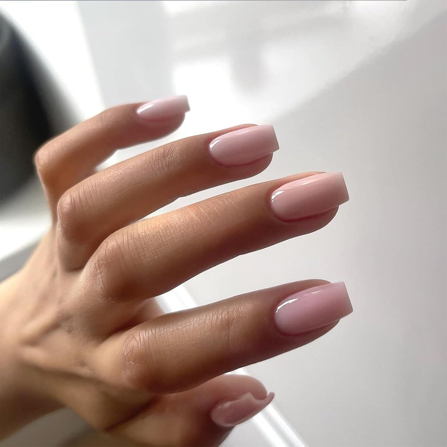 24 ks Růžové jednobarevné falešné nehty Samolepící Neutrální falešné nehty Středně čtvercový měkký gel pro ženy DIY plný kryt třpytky falešné nehty