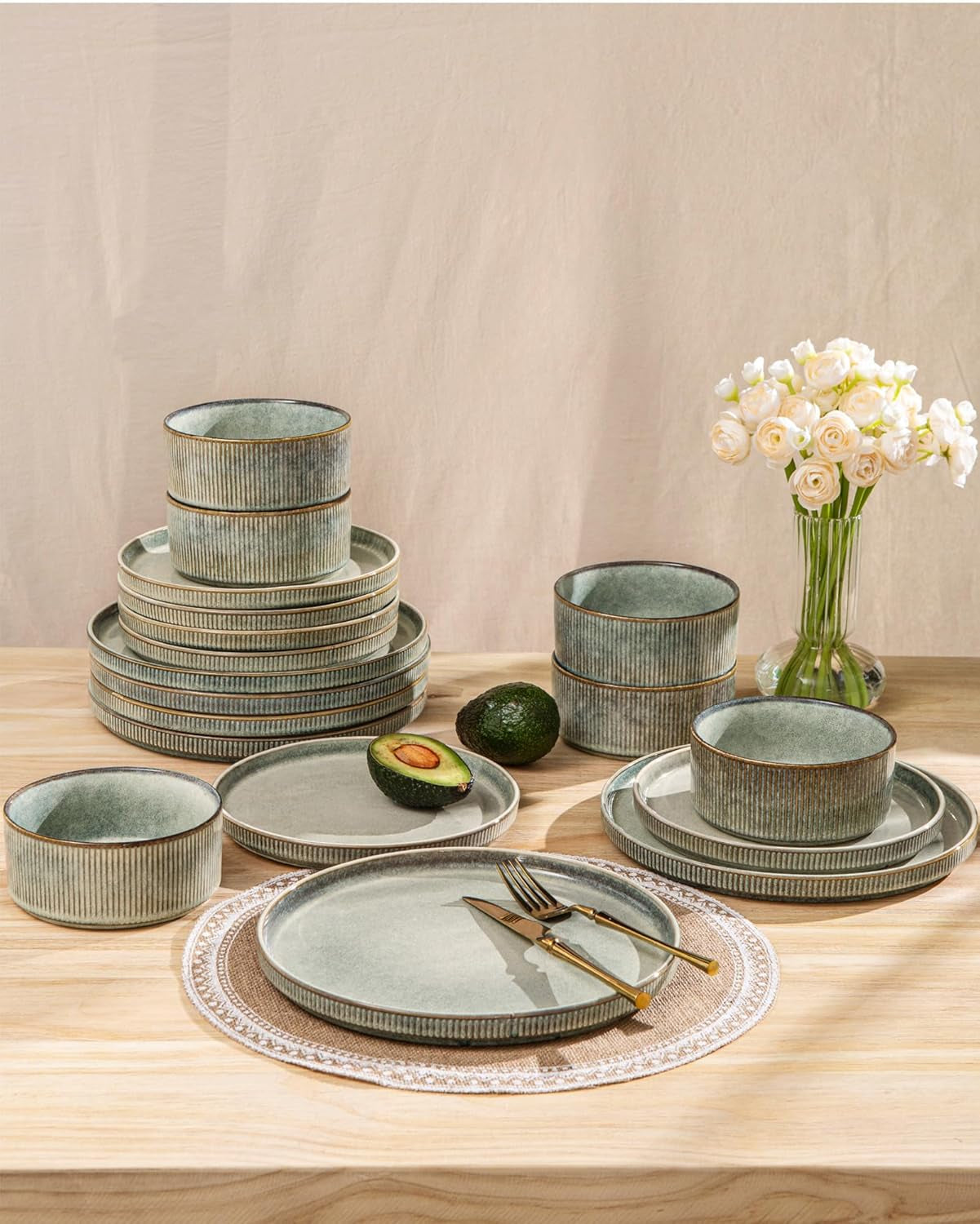 GBhome Keramická sada nádobí pro 6 osob 18dílná Reaktivní glazura Ručně vyráběná porcelánová sada nádobí Sada mís a talířů vhodná do mikrovlnné trouby a myčky nádobí