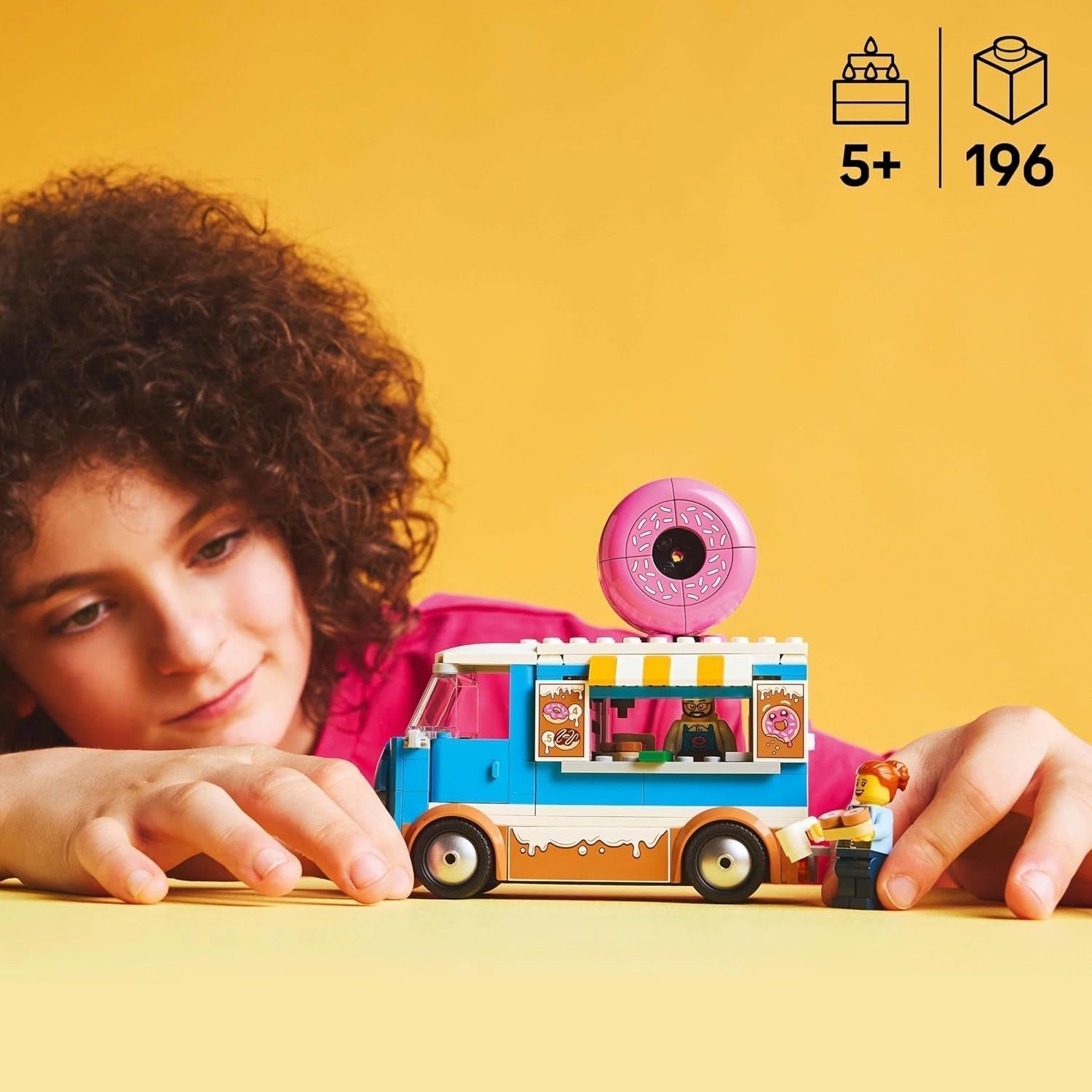 LEGO City Donut Truck - Hrací náklaďák s jídlem se 2 minifigurkami policistů - Stavebnice pro chlapce a dívky ve věku 5+ - Tip na narozeninový dárek a dárek k svátku 60452 Stavebnice Besuche den LEGO-Store