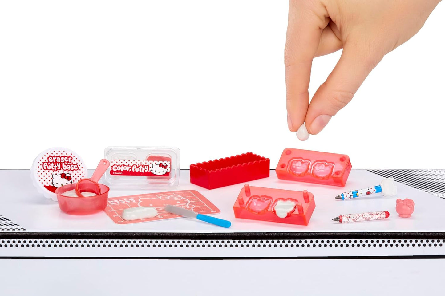 Miniverse MGA Make It Mini Hello Kitty and Friends Series 3 – mini sběratelské předměty, Sanrio, retro repliky papírnictví, řemesla, kutilství, pro sběratele a děti od 8 let