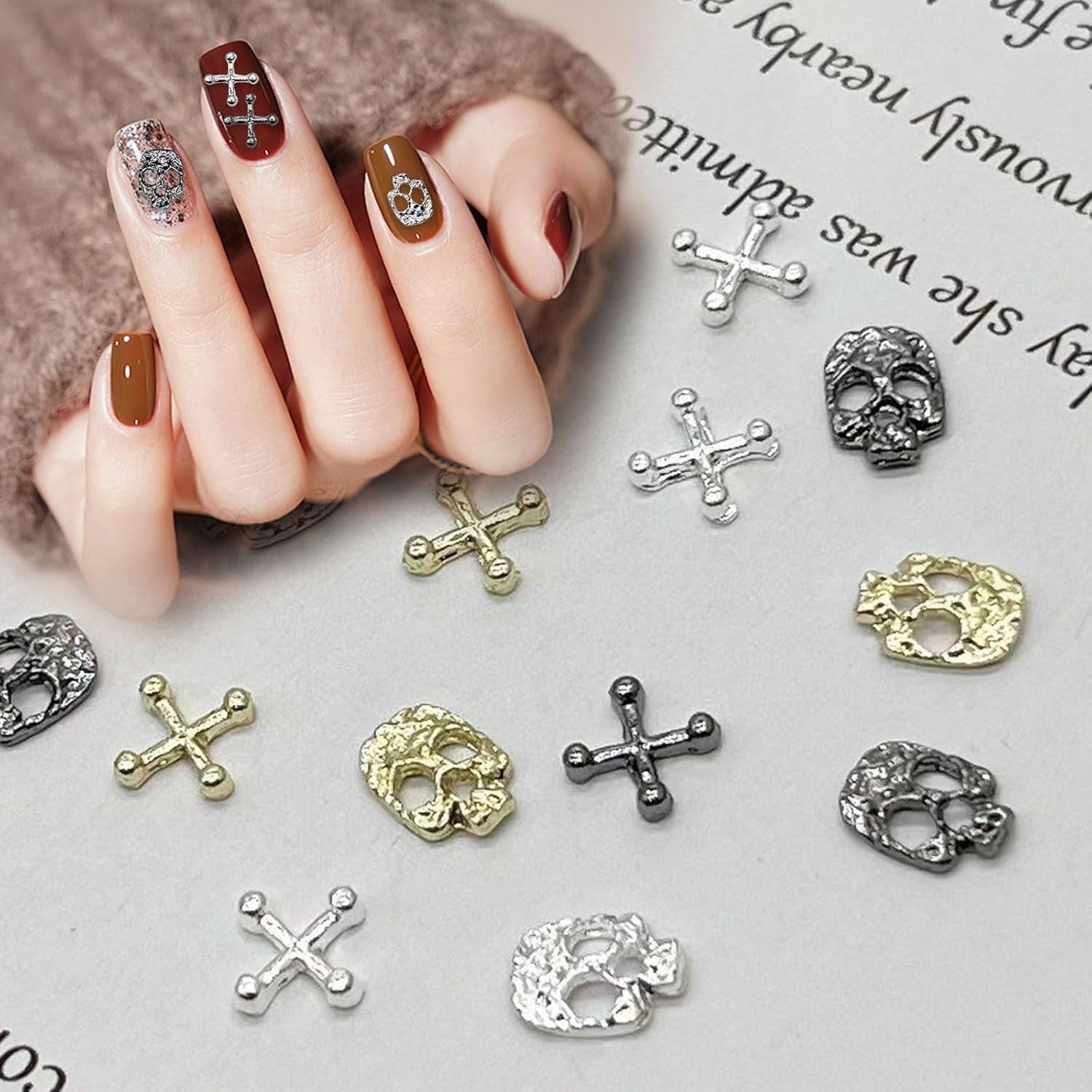 120ks Cross Skull Nail Art Dekorace Sada Zlatá Stříbrná Kovová přívěsky Punk Alloy Nail Art Šperky Šumivé kameny Příslušenství