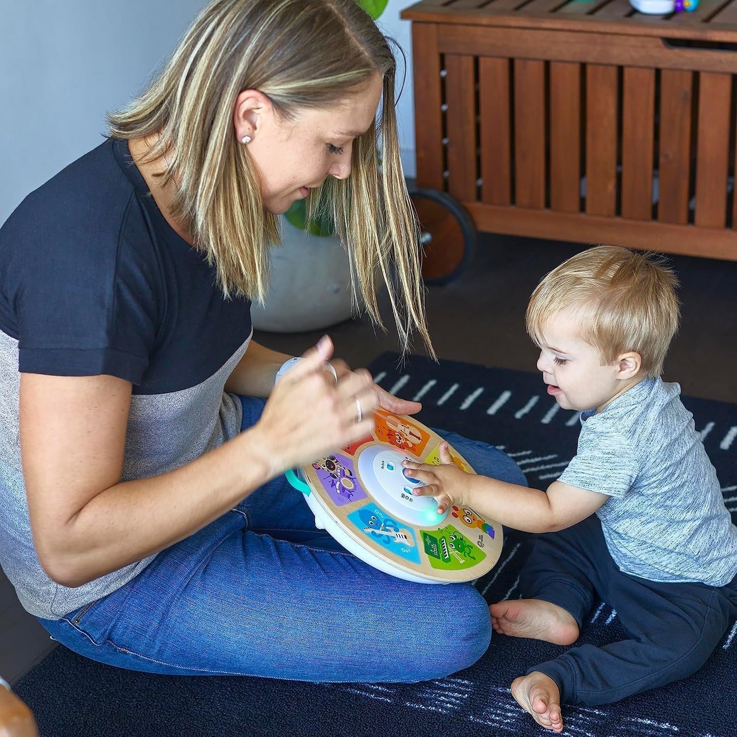 Baby Einstein, Hape, Cal's Smart Sounds Symphony Magic Touch Dřevěná elektronická hračka pro aktivity ve 3 jazycích (angličtina, francouzština a španělština), 3 režimy, od 6 měsíců Dětské hračky Naty Shop