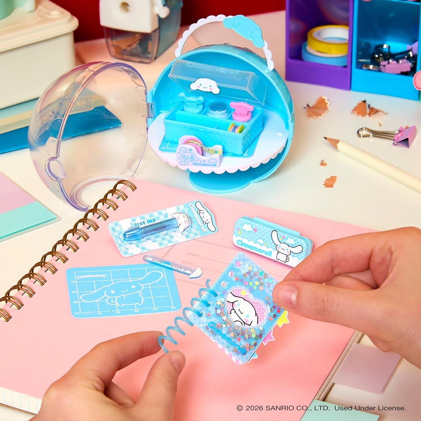 Miniverse MGA Make It Mini Hello Kitty and Friends Series 3 – mini sběratelské předměty, Sanrio, retro repliky papírnictví, řemesla, kutilství, pro sběratele a děti od 8 let