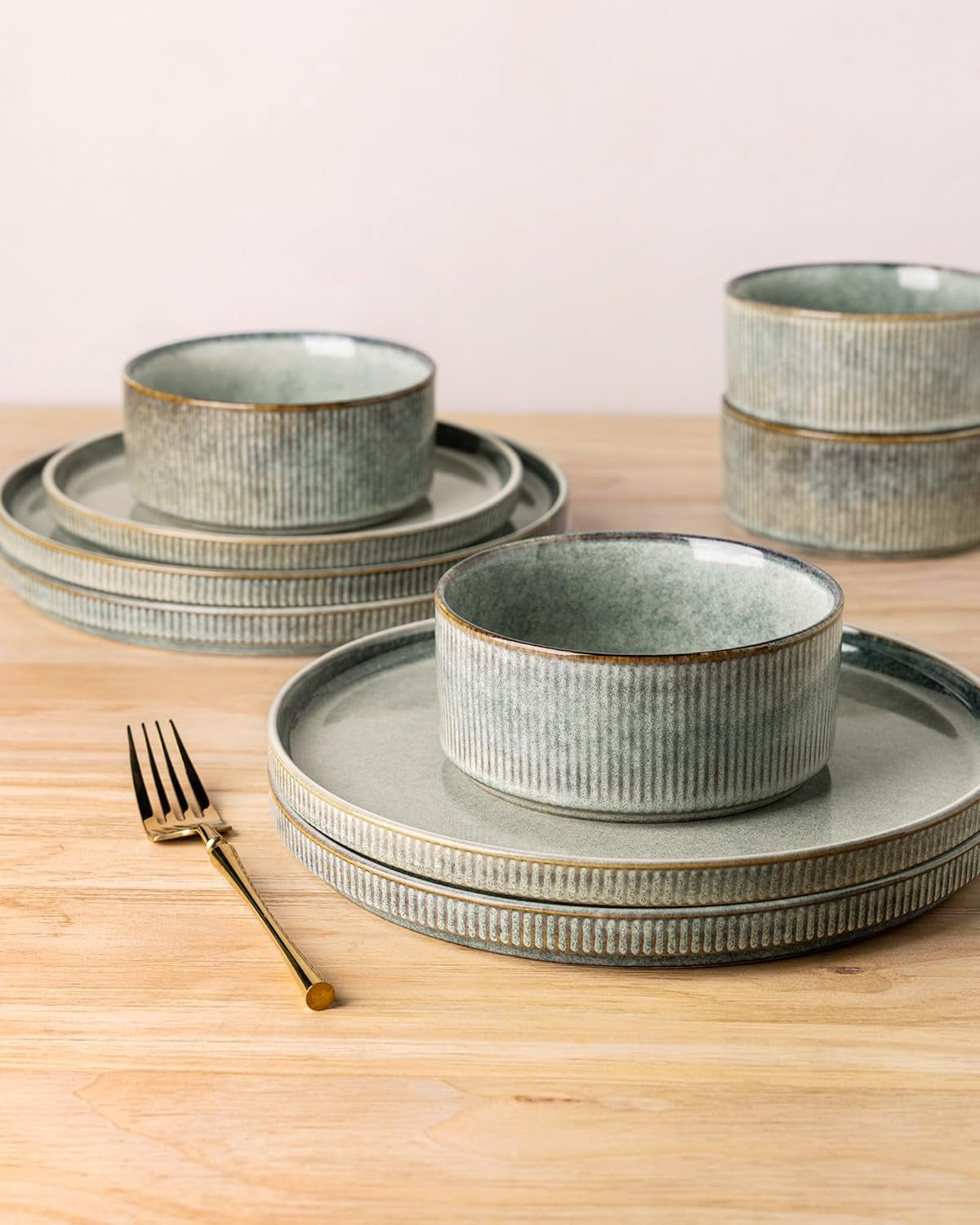 GBhome Keramická sada nádobí pro 6 osob 18dílná Reaktivní glazura Ručně vyráběná porcelánová sada nádobí Sada mís a talířů vhodná do mikrovlnné trouby a myčky nádobí
