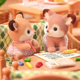 Sylvanian Families 5800 Deer Twins, herní sada s figurkami zvířat, figurky lesních zvířat, hračka pro děti od 3 let