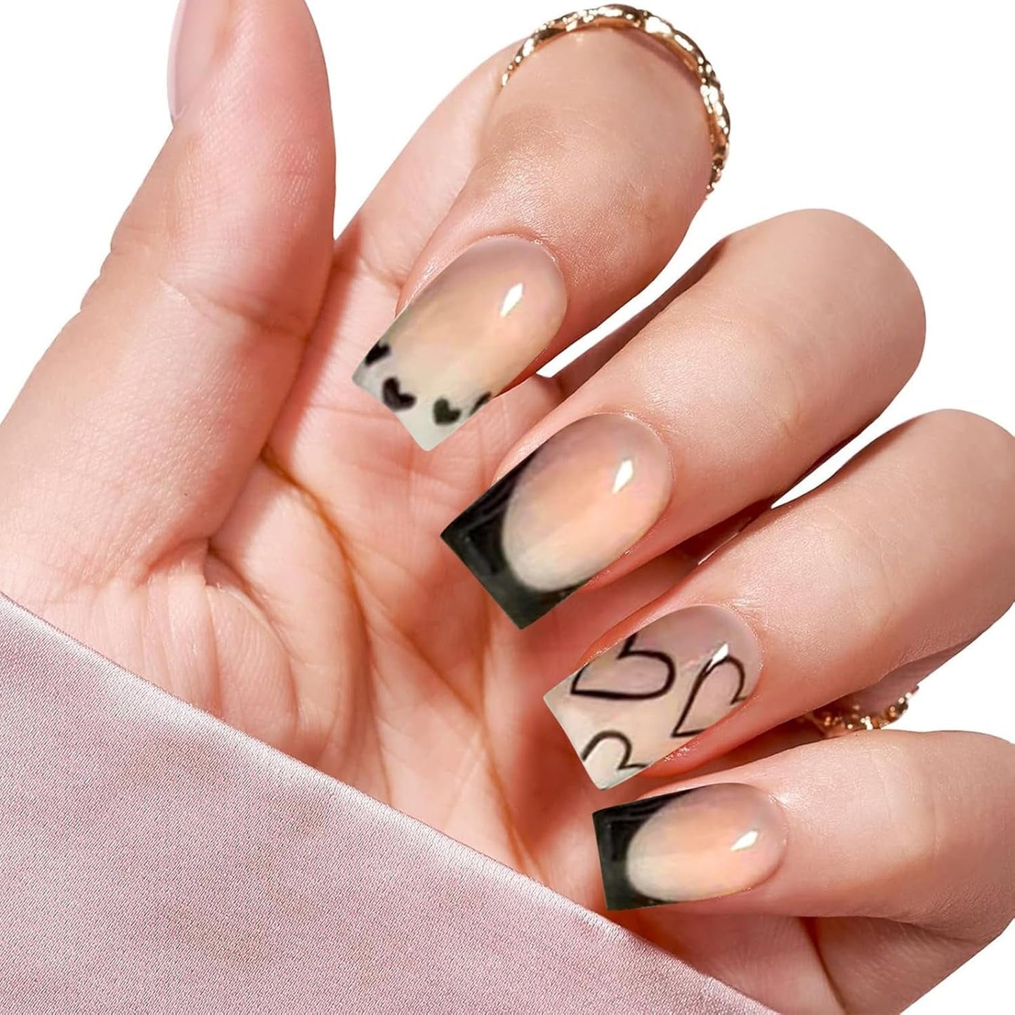 24ks Krátké čtvercové francouzské špičky False Nails White Heart Design Černé akrylové nehty Full Cover