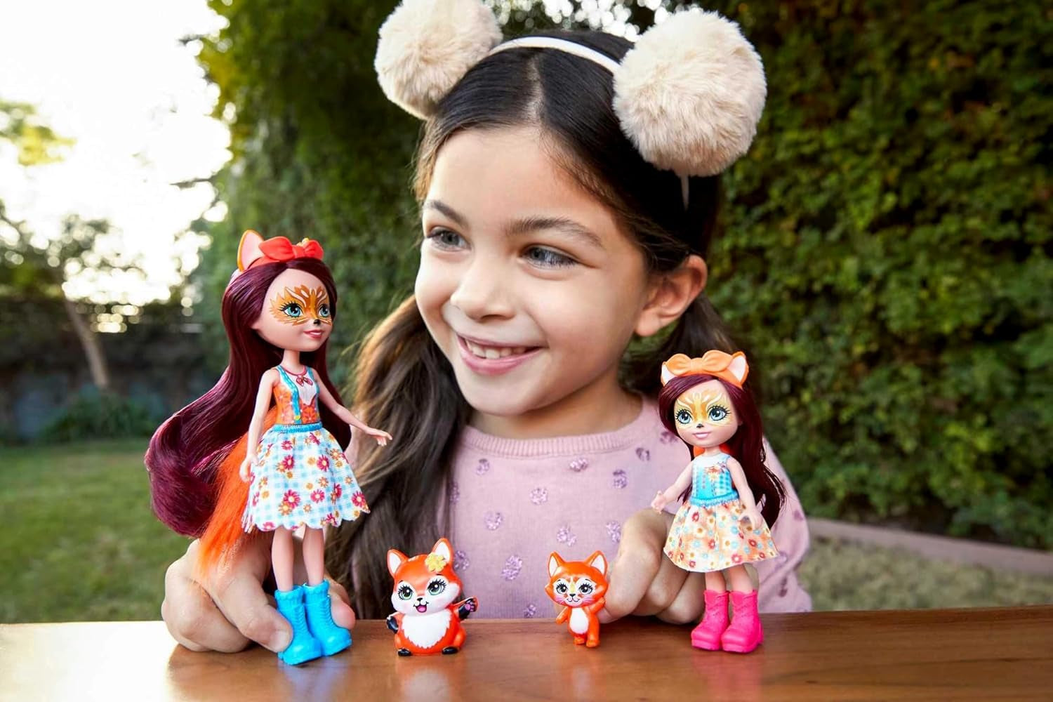 Enchantimals HCF81 - Felicity Fox a její sestřička (cca 15cm a cca 10cm) a 2 figurky zvířátek, odepínací sukně a doplňky, skvělý dárek pro děti od 3 let