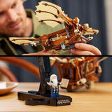 LEGO Icons Létající stroj Leonarda Da Vinciho s mávajícími křídly - Obsahuje minifigurku a stojan - Stavebnice pro dospělé - Sada domácích dekorací - Nápad na dárek - 10363 Stavebnice Besuche den LEGO-Store