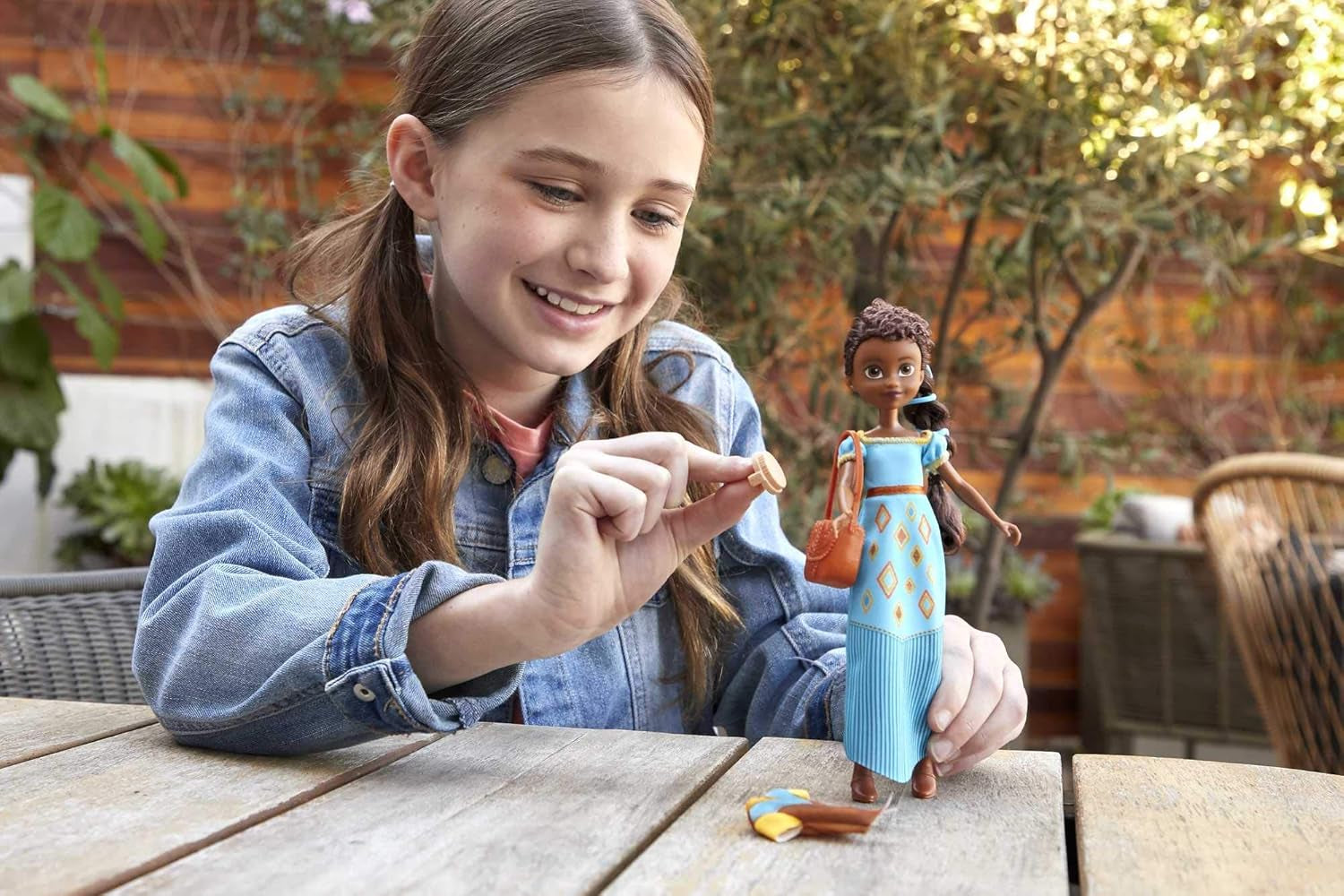 Dreamworks Spirit GXF18 - Spirit - zdarma a nezkrotně módní panenka Pru (18 cm), 2 módní oblečení a doplňky, 7 pohyblivých kloubů, skvělý dárek pro děti od 3 let