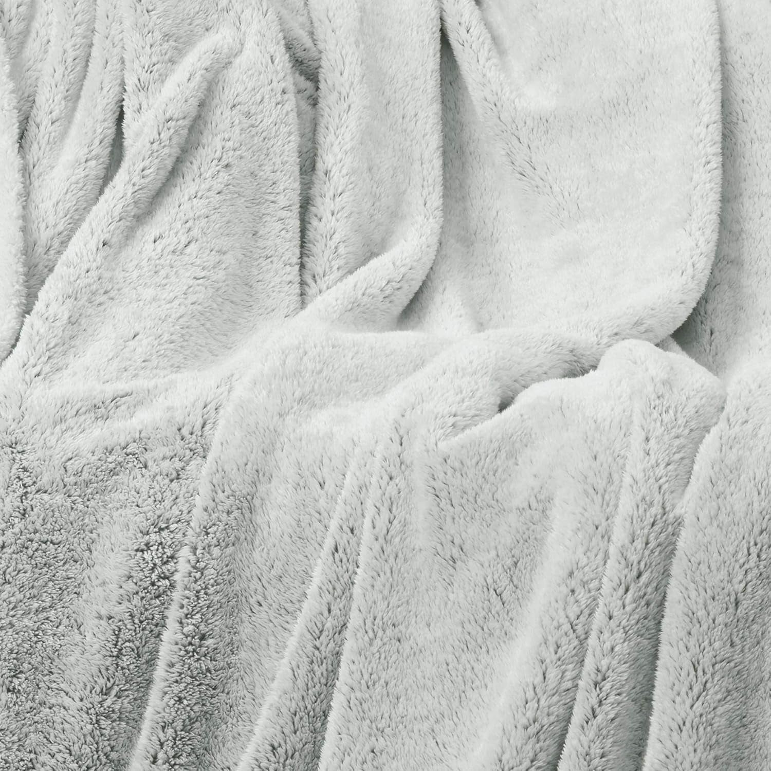 Aqua-Textil Nadýchaná plyšová přikrývka 150 X 200 Cm Šedá Bílá Melange Plyšová TV přikrývka Přehoz Sherpa Fleece Oeko-Tex Ottawa Postele a přikrývky Besuche den aqua-textil-Store