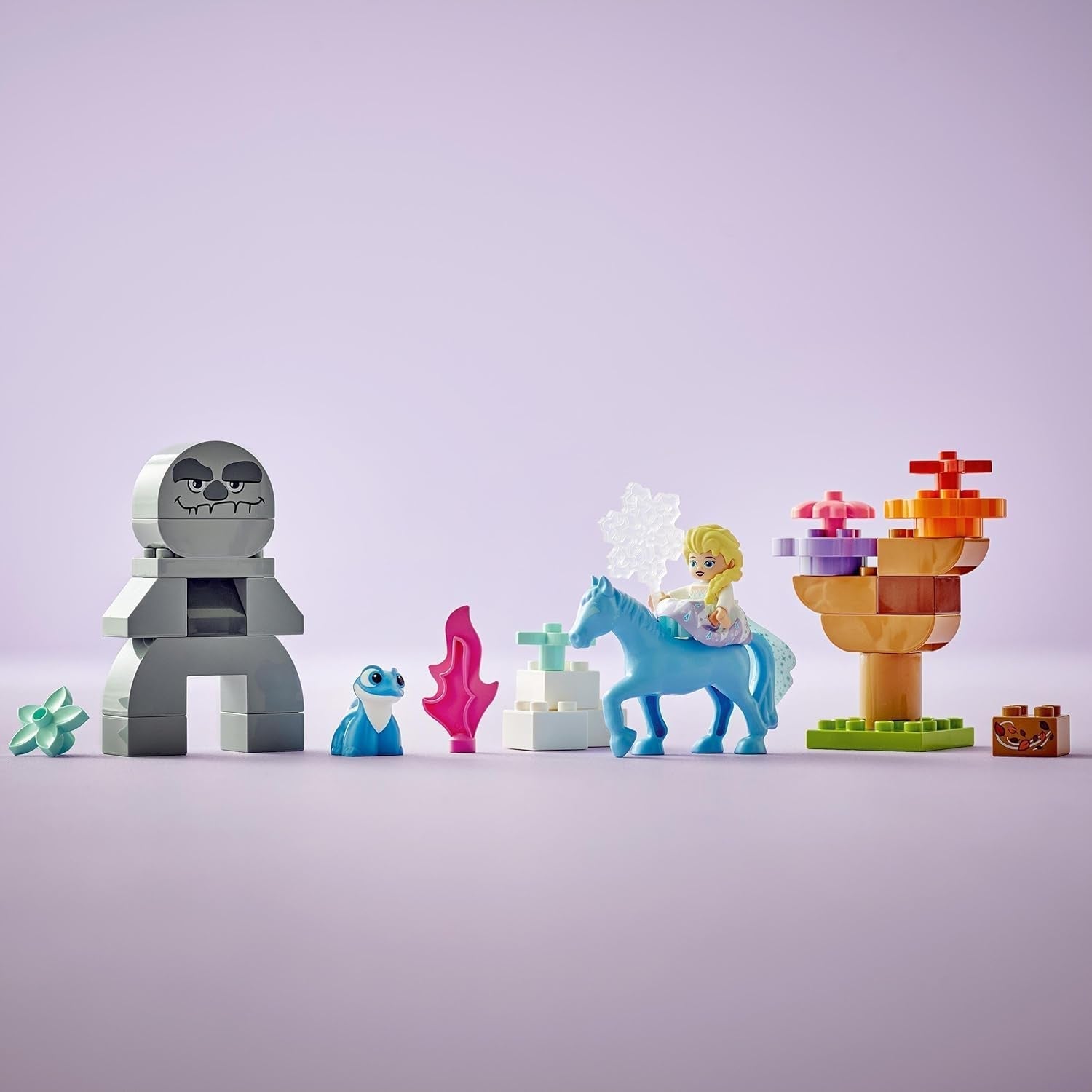 LEGO DUPLO | Disney ELSA a Bruni v kouzelném lese, figurky ledové královny 4 pro 2 roky, předškolní dárek pro dívky a chlapce od 2 let, na základě Frozen 2 10418 stavebnic Beuche den LEGO-Store