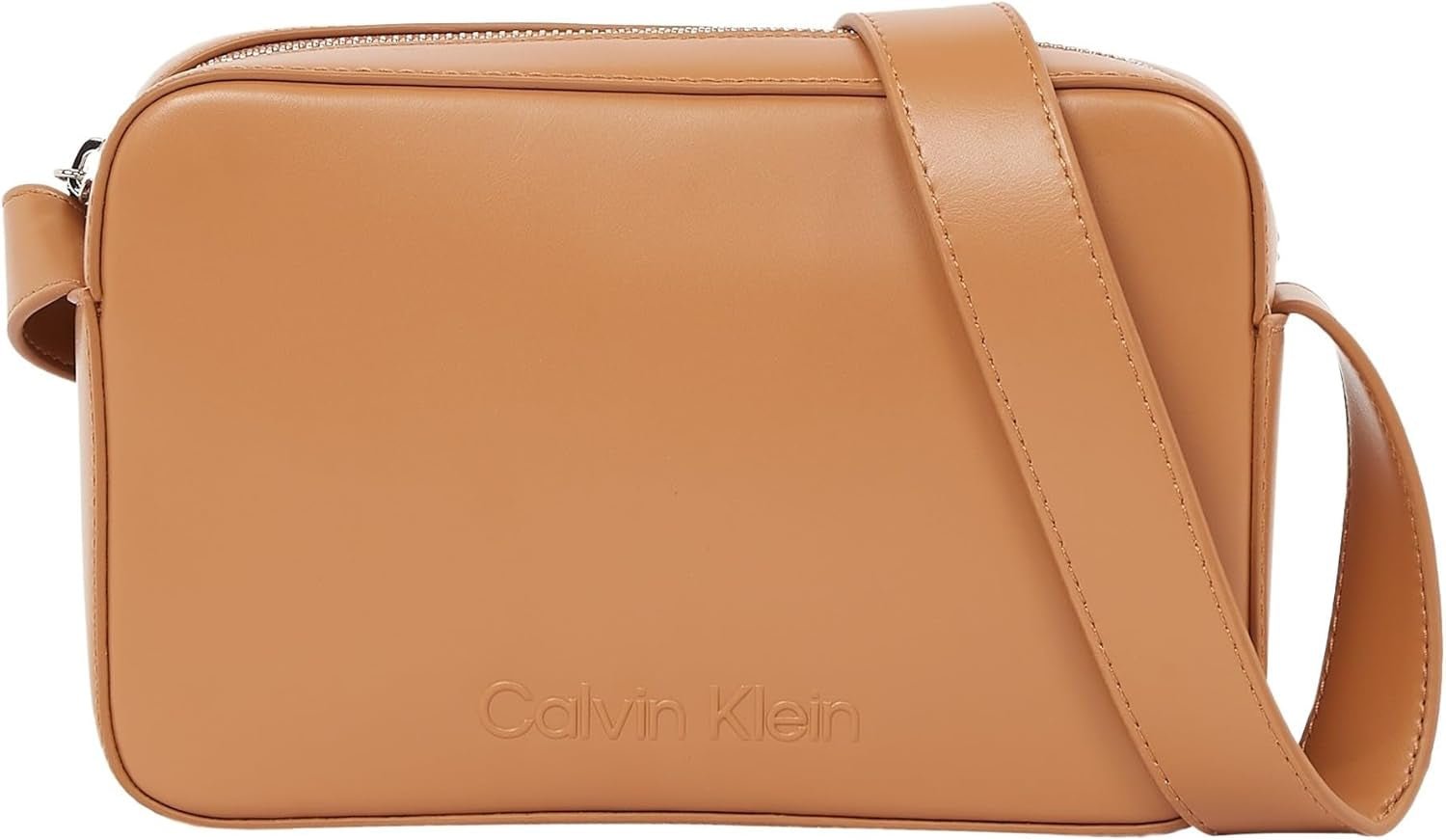 Calvin Klein crossbody kabelka Embossed Logo Camera Bag se zapínáním na zip Dámské tašky Naty Shop Brown (Leo)