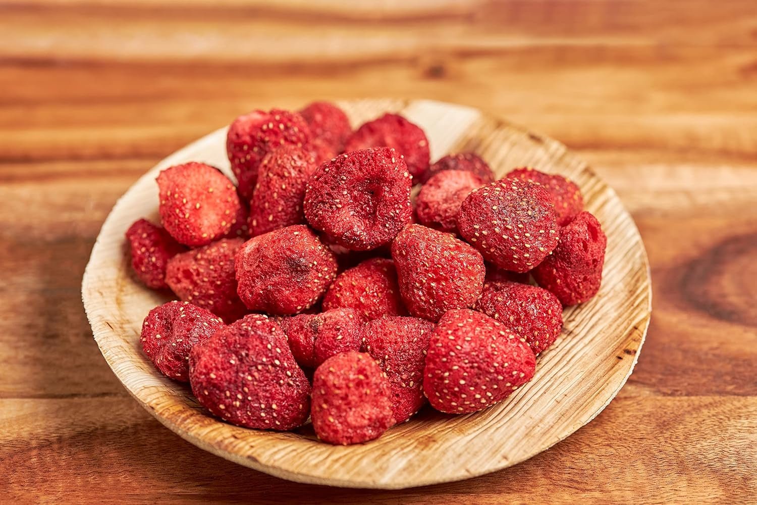 Lyofilizované celé jahody 100g - Lyofilizované ovoce - Lyofilizované sušené ovoce - Sušené jahody - Perfektní pro pečení, zdobení dortů, přesnídávek, müsli a dezertů Dehydrované produkty Naty Shop