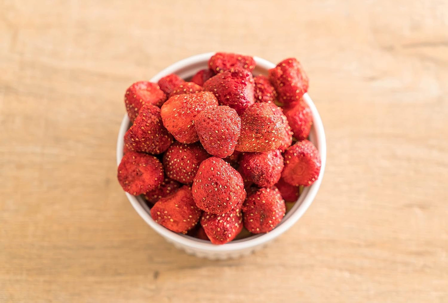 Lyofilizované celé jahody 100g - Lyofilizované ovoce - Lyofilizované sušené ovoce - Sušené jahody - Perfektní pro pečení, zdobení dortů, přesnídávek, müsli a dezertů Dehydrované produkty Naty Shop