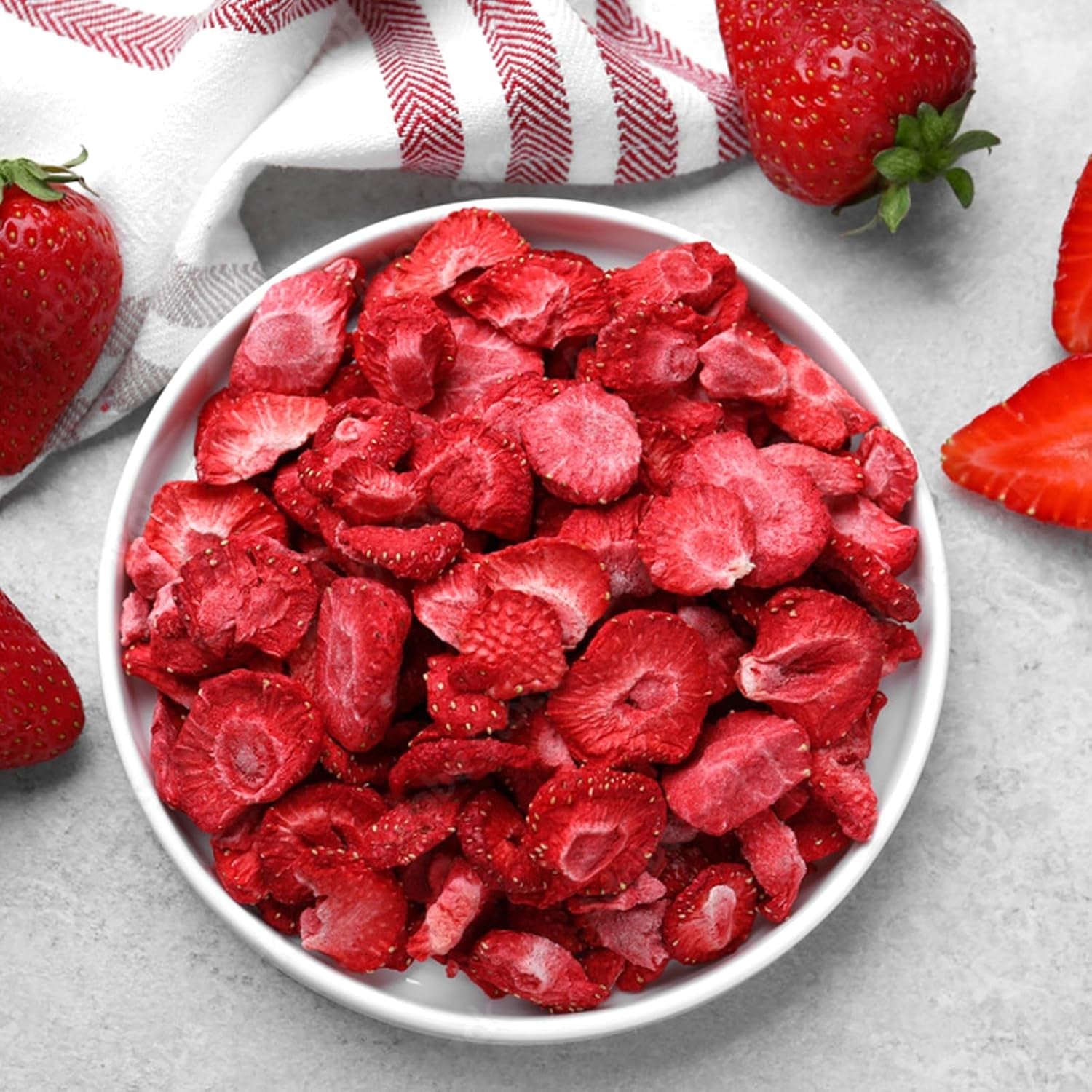 Lyofilizované jahody 150g - Lyofilizované plátky jahod - Lyofilizované sušené ovoce - Sušené jahodové ovoce - Perfektní na pečení, zdobení, svačiny, müsli, dezerty Dehydrované produkty Naty Shop