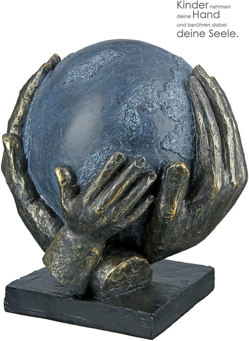 Casablanca moderní design GILDE Deco Sculpture Figura Zachraňte svět - Zeměkoule v rukou - Výška 19 cm Sošky a plastiky Naty Shop