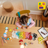 LEGO Classic Creative Fun Box, Barevné stavebnice pro nápadité hraní rolí, Stavebnice pro začátečníky, Hračky pro dívky a chlapce od 5 let, Přestavitelné modely 11042 Stavebnic Besuche den LEGO-Store