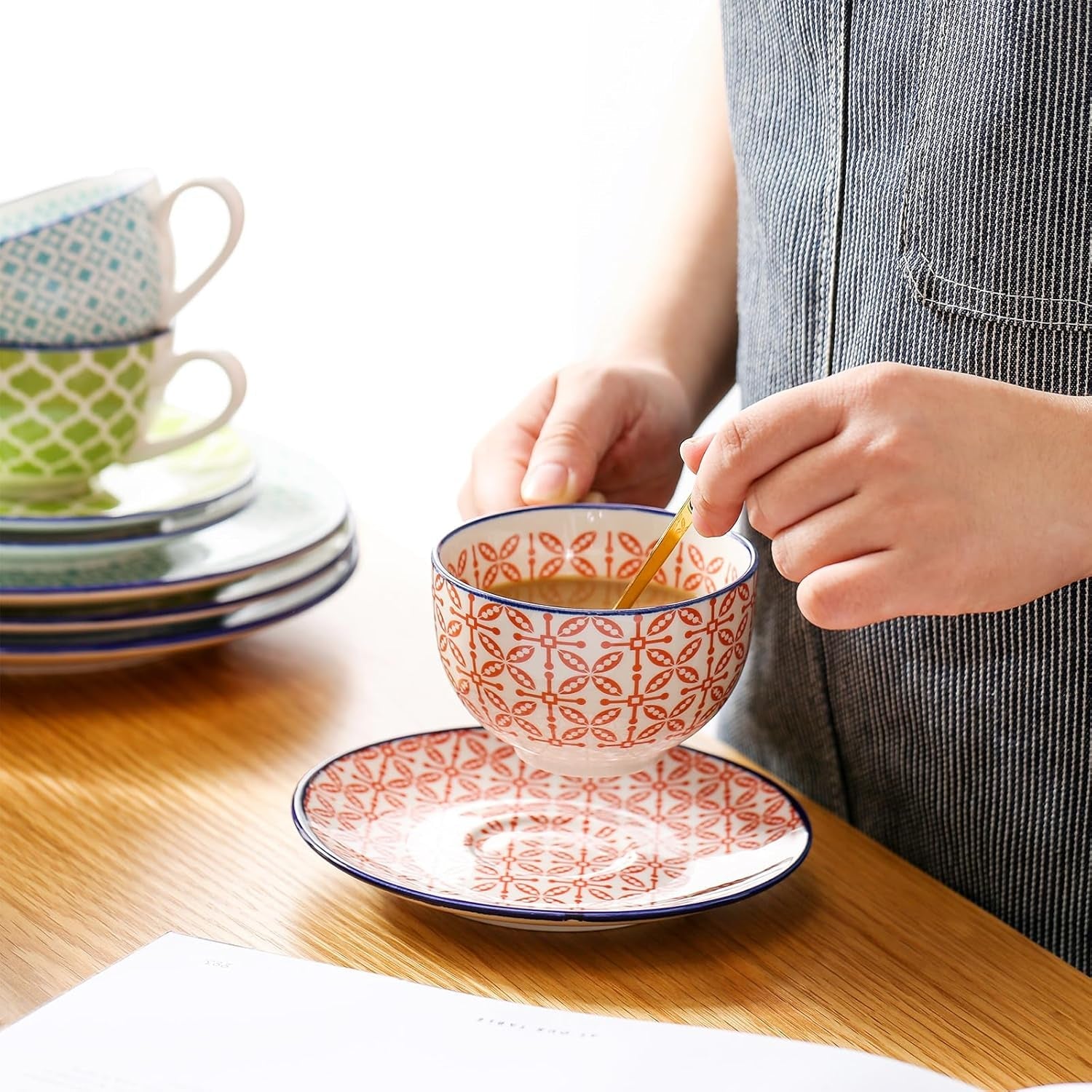 Porcelánová kávová sada Vancasso Macaron, 12dílný barevný kávový servis pro 4-12 osob, sada šálků, včetně šálků na kávu, podšálků a dezertních talířků