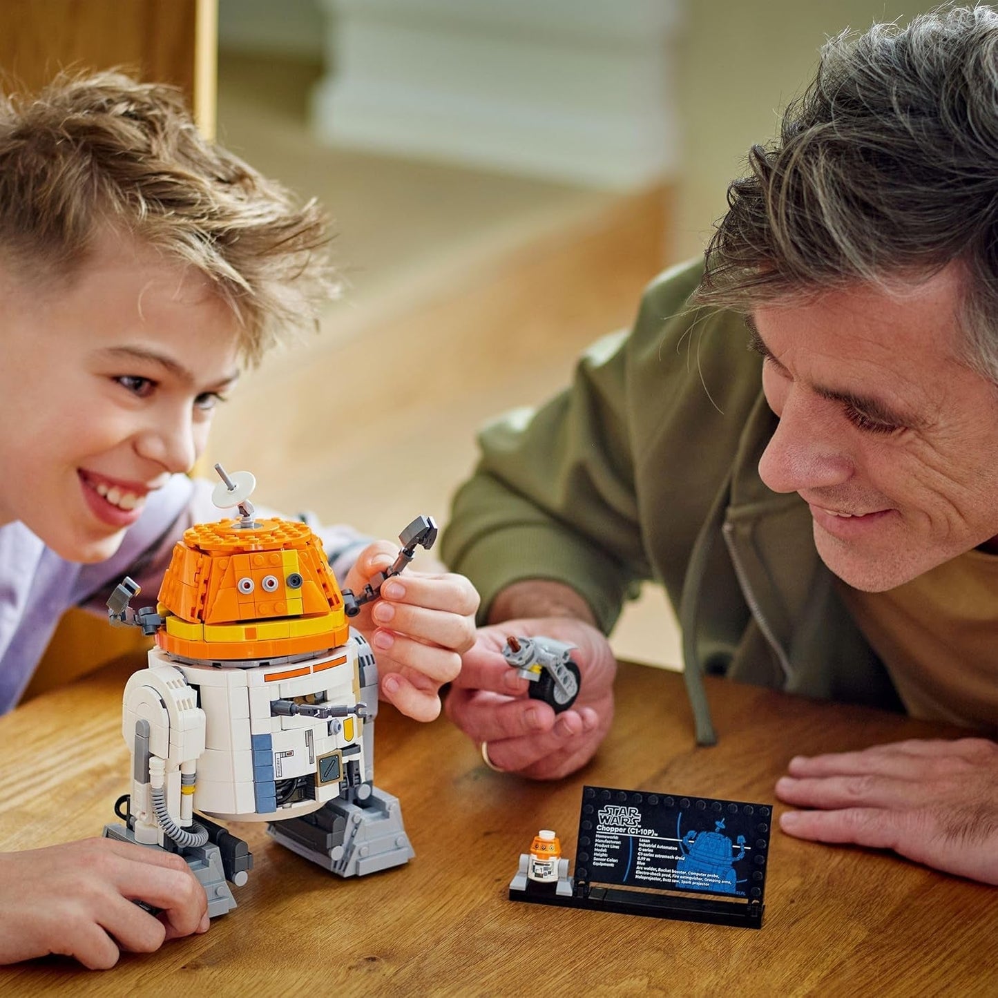 LEGO Star Wars figurka 75416 Ahsoka Astromech Droid Chopper (C1-10P) - hračka s pohyblivou hlavou, odnímatelnými rameny a centrálním kolem - dárek pro fanoušky Ahsoky, chlapce a dívky starší 10 let Stavebnice Besuche den LEGO-Store